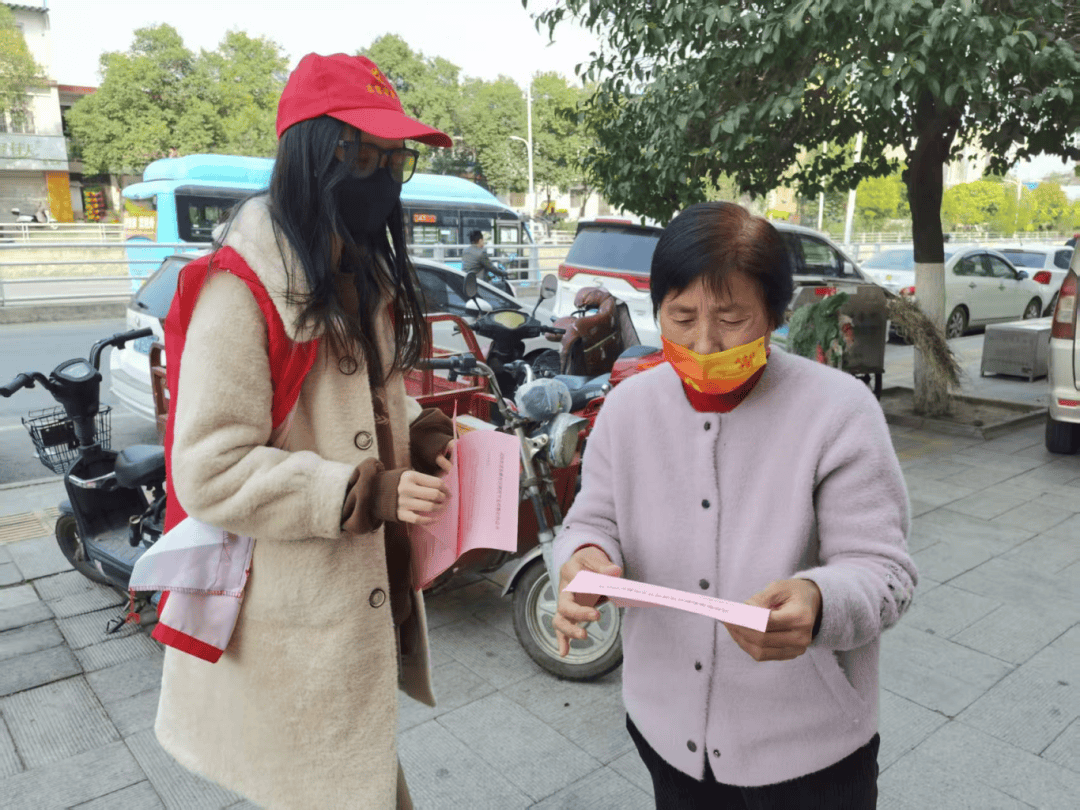 南阳青联“青春志愿行”活动，为文明城市建设添彩
