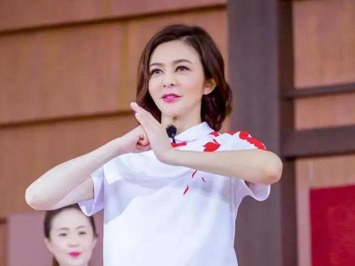 关之琳：被舆论重塑的人生轨迹 关之琳：从玉女掌门到独立女性的转变