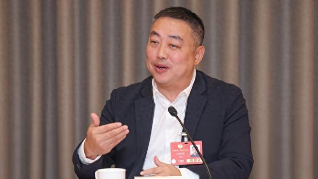 刘国梁抵制畸形饭圈文化：网友看法多元，刘国梁谈抵制饭圈文化：国乒前路何往？