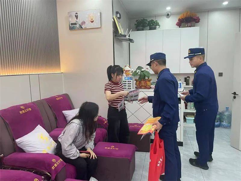 聚焦3·15：百色消防科普宣传，守护群众安全 百色消防3·15行动：普及消防产品知识，筑牢安全防线