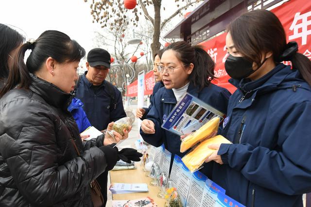 银川招聘会：岗位送到家门口，招工求职两旺！