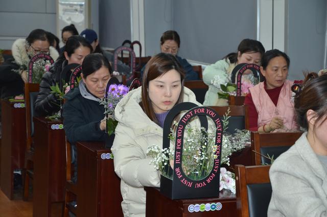 国网孟州供电公司：“三八”节丰富女职工生活之花艺沙龙，花艺沙龙庆“三八”：国网孟州供电女职工的艺术之旅
