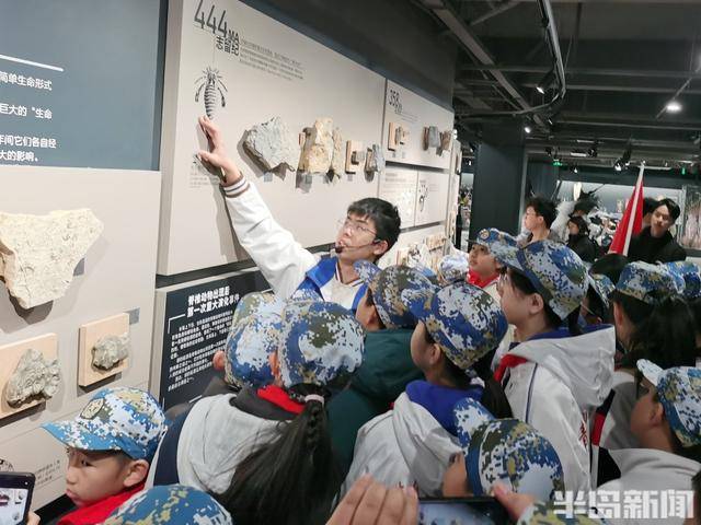 走进海大，青岛仟帆义工团引领中小学生探索海洋与国防知识