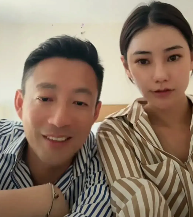 汪小菲女儿夜市朴素装扮引热议，背后真相几何？ 小玥儿夜市着装成焦点，成长背后藏着多少故事？