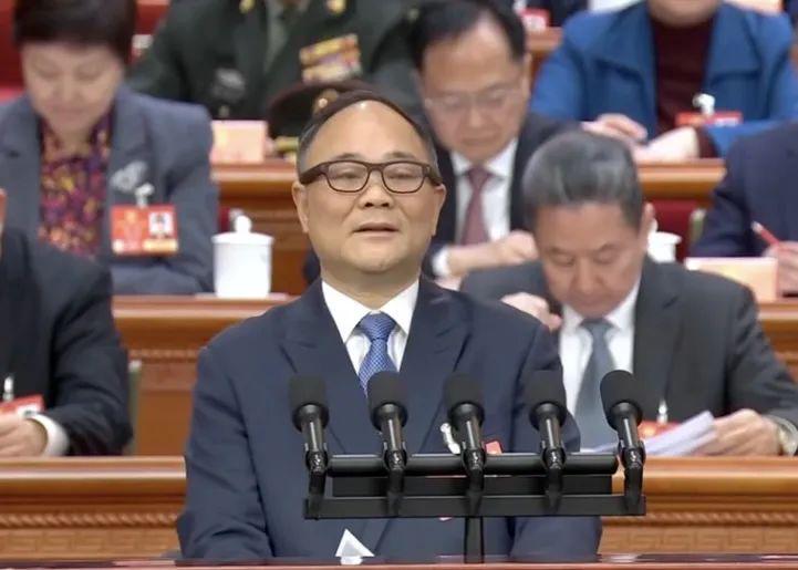 政协会议中李书福对传统制造业的转型思考，全国政协会议：传统制造业转型的声音