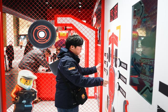 上海世茂广场：乐高F1快闪活动精彩无限 乐高F1快闪活动于上海世茂广场盛大开启