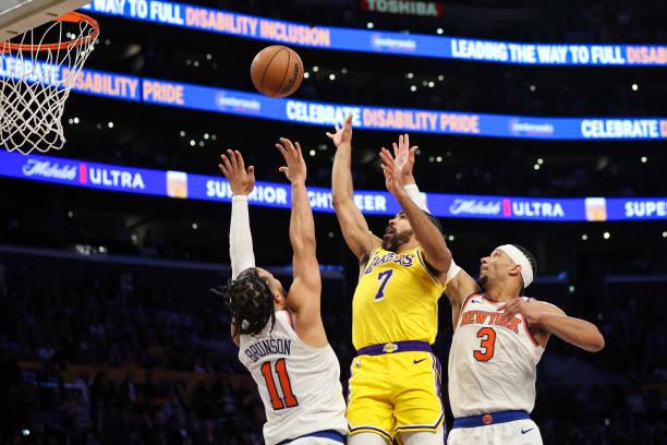湖人替补控卫文森特闪耀，助球队战胜尼克斯 NBA常规赛：湖人连胜背后的文森特力量
