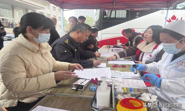 咸安献血活动：以爱之名，为生命续航