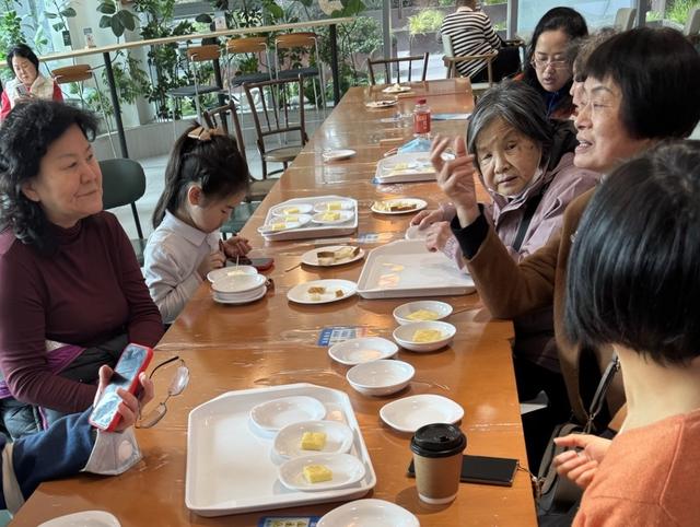大宁路社区食堂升级：多元服务，温暖邻里情，从食堂到“幸福圈”，大宁路街道社区新体验