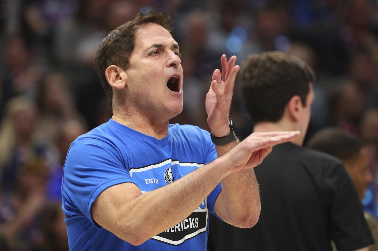 库班出售独行侠控制权：NBA经济变革下的抉择 独行侠易主：从转播权危机到房地产项目缺失的背后故事