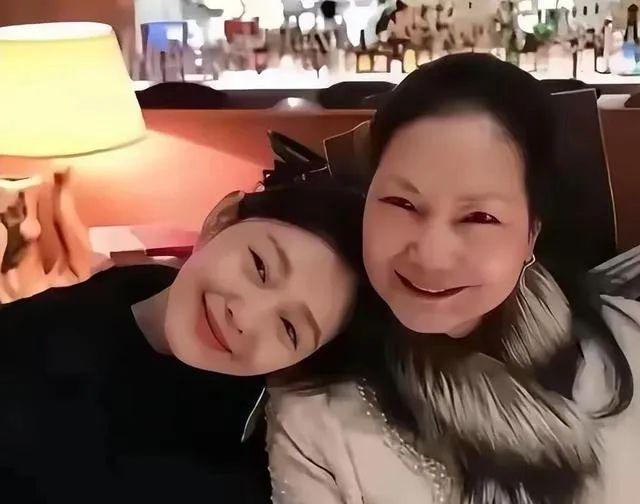 大S猝逝，家族纷争与AI争议交织成一场魔幻大戏！，大S离世引轩然大波，AI影像背后豪门恩怨几何？