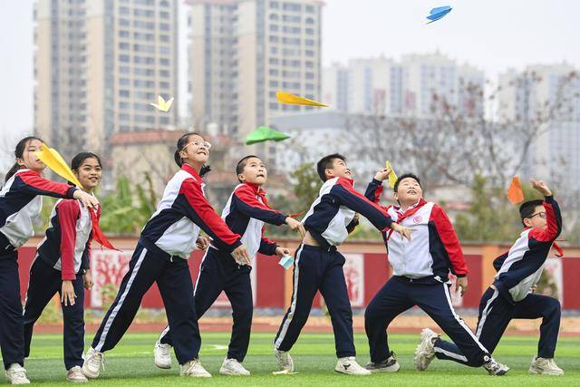 两会精神引领，中国各行业迈向新未来