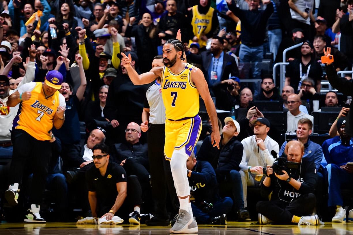 湖人替补控卫文森特闪耀，助球队战胜尼克斯 NBA常规赛：湖人连胜背后的文森特力量