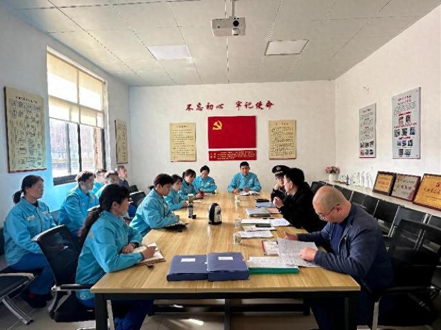 中石油西安莲湖片区加油站：环保能力提升帮扶活动成效显著，莲湖分局环保帮扶，让中石油莲湖片区加油站告别环保“痛点”