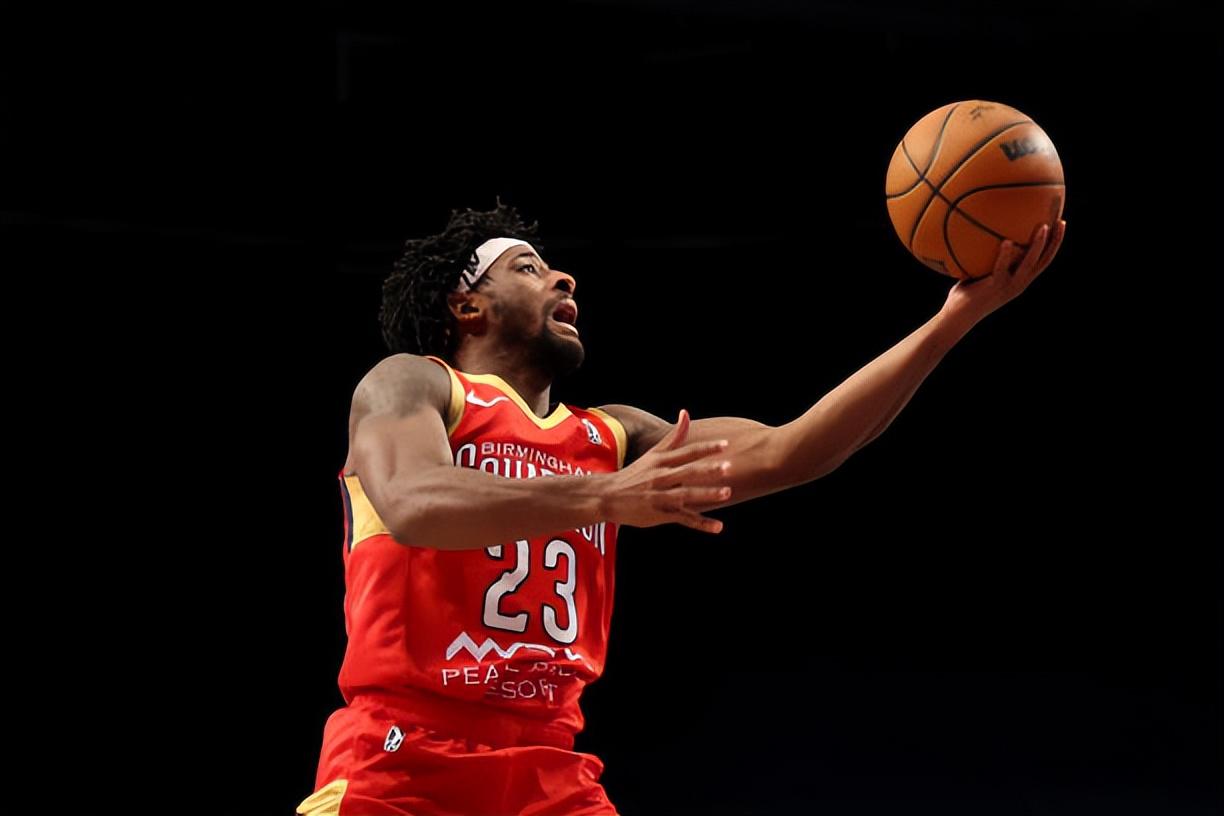 NBA发展联盟赛事：圣迭戈快船落败，布罗金顿表现亮眼，摩托城巡行赢球，圣迭戈快船虽有布罗金顿仍失利