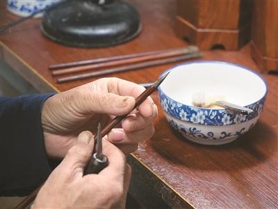 走进宣笔世界：领略非遗文化的魅力，宣笔传承人佘征军：坚守传统与开拓创新