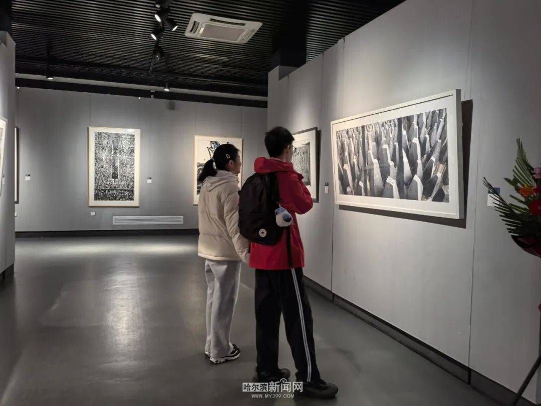 “意以象尽”蔡醒善作品展座谈会：传承大庆铁人精神