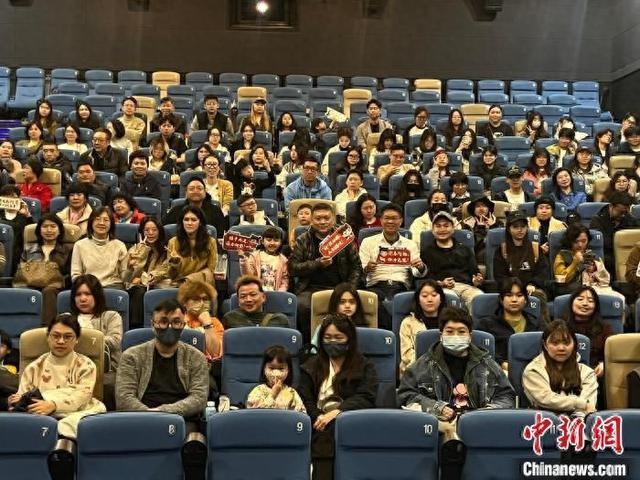 台胞观影〈哪吒2〉：感受中华传统文化魅力与两岸文化交融 台胞观〈哪吒2〉：于影片中体会两岸共通的文化精神