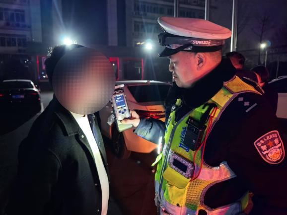 郑州交通大整治，酒醉驾、非法改装等违法无处遁形！，注意啦！郑州开展交通提升行动，曝光一批违法案例！