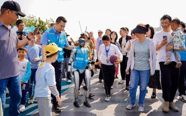 世界水日惊喜：深圳“千家万户水管家”智能体闪耀登场，深圳环境水务集团发力，“千家万户水管家”智能体引领水务变革