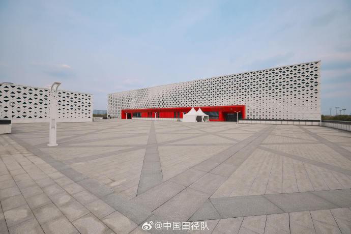 中国田径劲旅出征南京室内赛，35名选手逐梦赛场，2025南京室内田径锦标赛：中国田径队吹响冲锋号