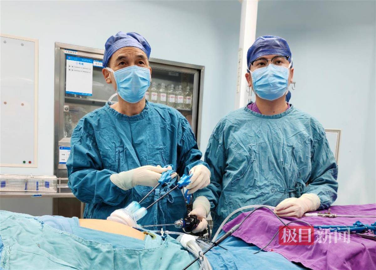 男子胆囊现“三节糖葫芦”怪状，单孔手术成功切除