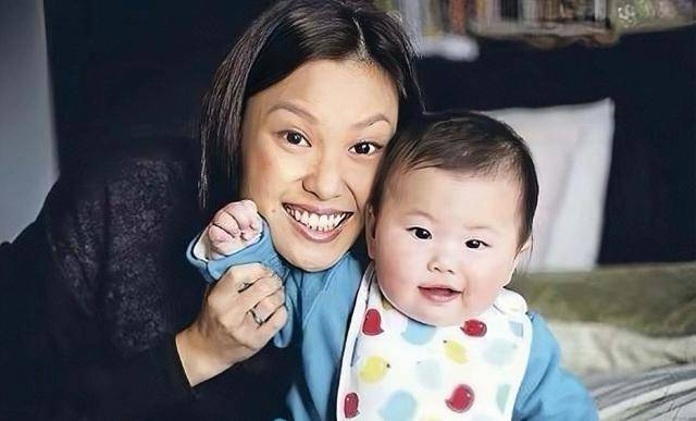45岁余思敏生日郑中基未现身，婚变传闻坐实？