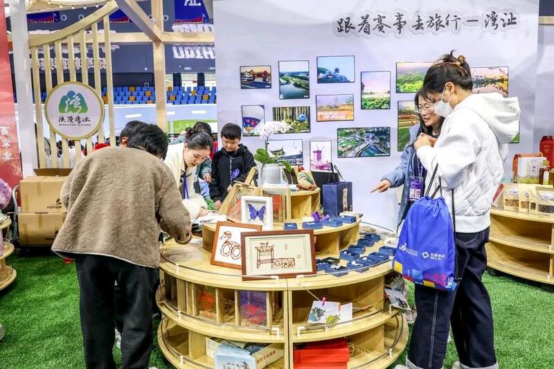 春日盛事！芜湖马拉松绘就速度与诗意画卷，芜湖马拉松：跑者邂逅航空科技与田园风光之美