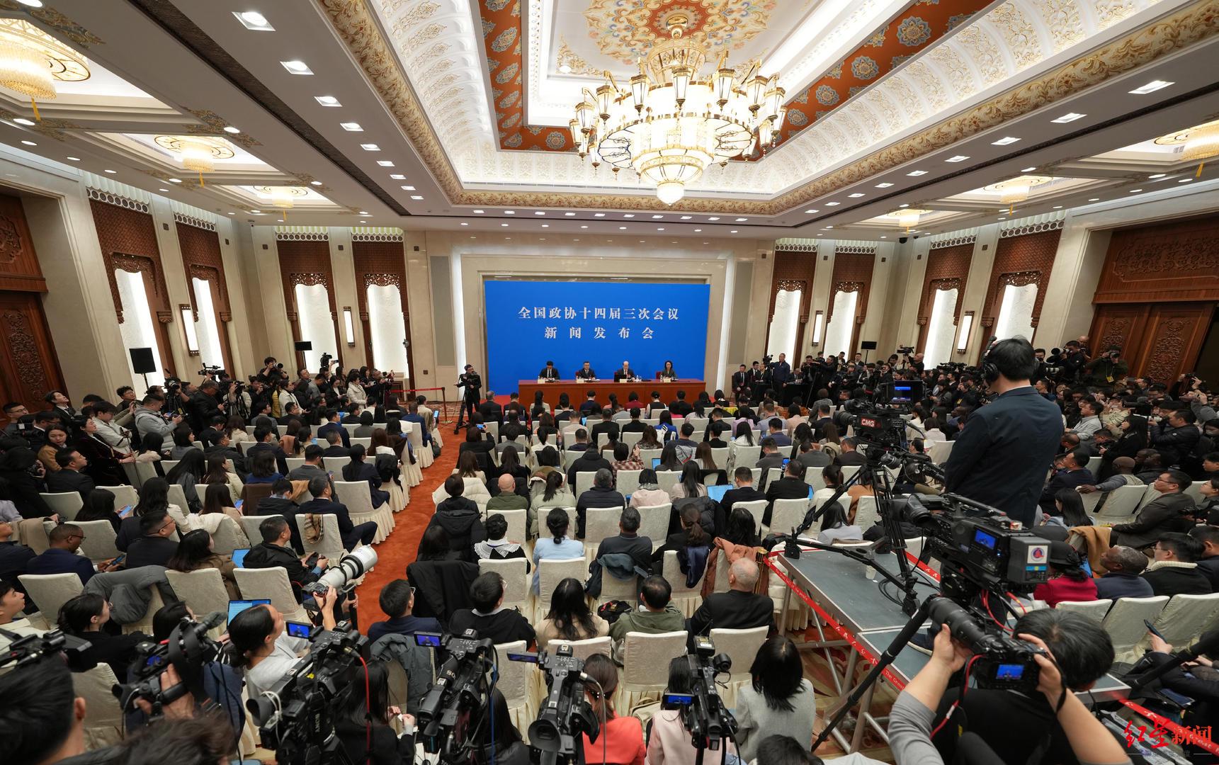两会前夕：刘结一在新闻发布会的表现 两会新闻发布会：刘结一的精彩主持与多元问答