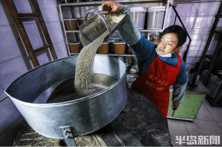 走进李村大集：感受传统与生活的魅力，李村大集：舌尖与传承的交织盛宴