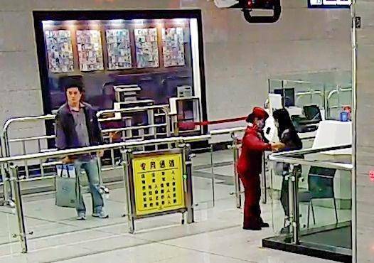 呼吸性碱中毒突发，武汉地铁、火车、高架多方救助显成效，地铁女乘客突发呼吸性碱中毒，值班站长宋庆再展“救星”风采