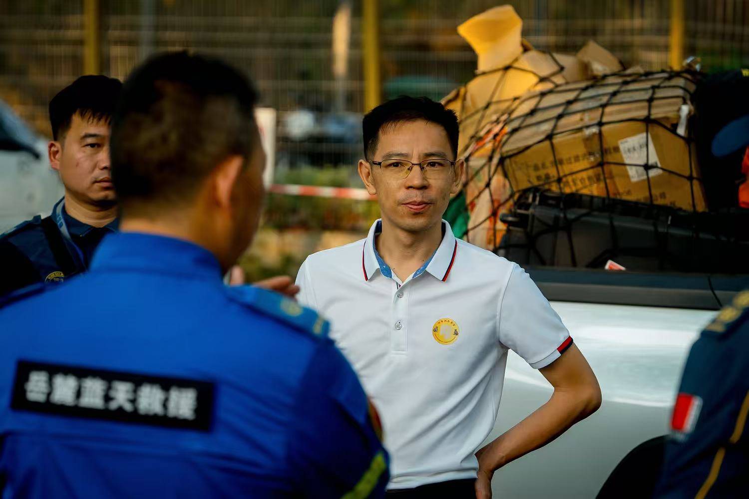 缅甸曼德勒救援：废墟中盼奇迹，记者中暑仍坚守，曼德勒救援：“黄金 72 小时” 后生命的坚守