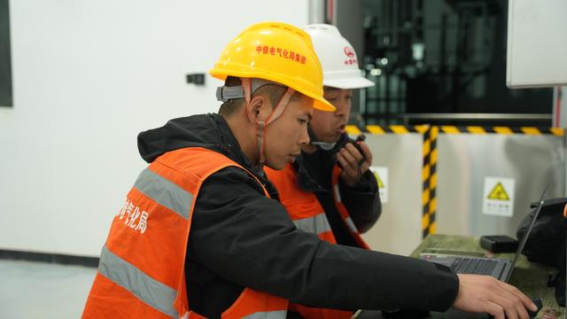 350时速渝厦高铁重庆段：送电成功驶入验收关键期，渝厦高铁重庆段里程碑：接触网送电成功，联调联试启航