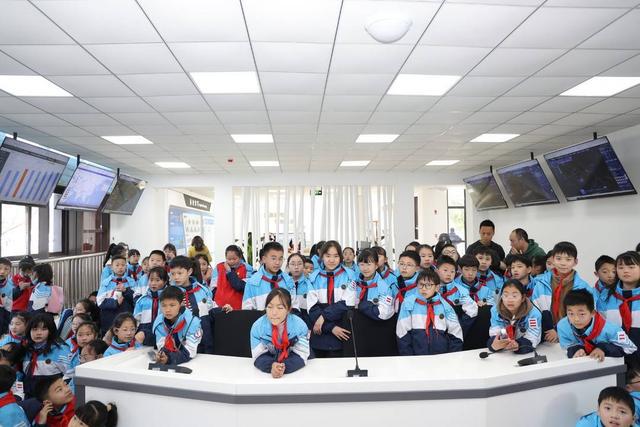 彭州实验小学气象研学游，为防灾减灾知识“充电”