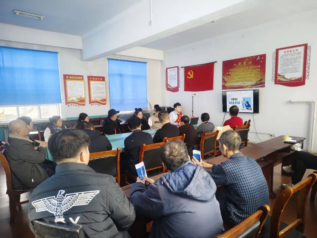 胜利村与农行携手，“贷”动乡村金融新活力，胜利村开展金融知识宣传，为乡村振兴添动力