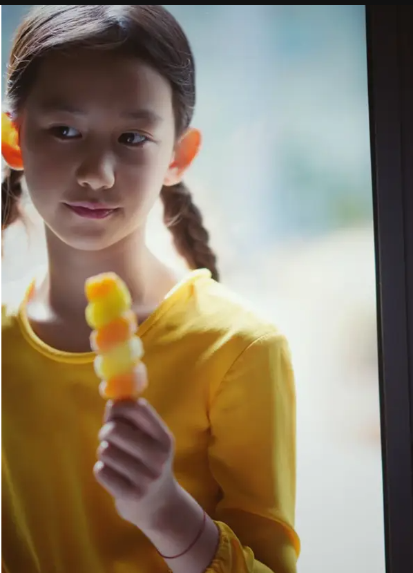 孙莉晒小女儿多妹萌照，星二代成长受关注