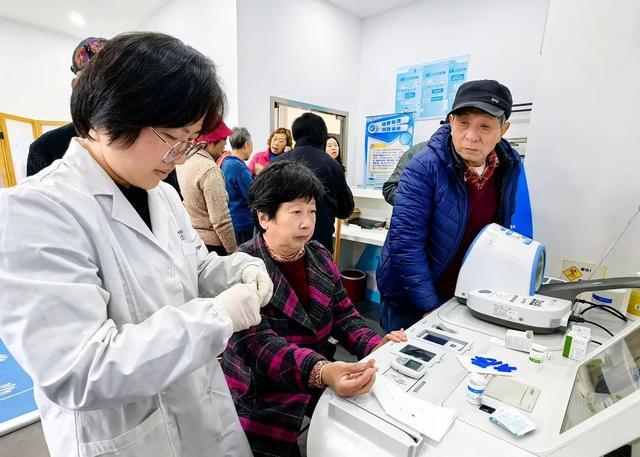徐泾镇乐国路社区：“健康星期四”让居民健康有保障