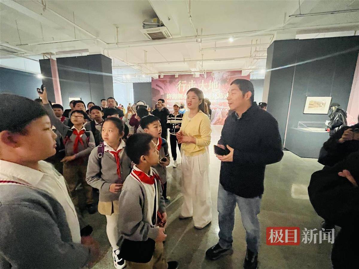 许海刚画展：让学生感受水彩画独特魅力，“行走大地”画展：激发学生艺术热情