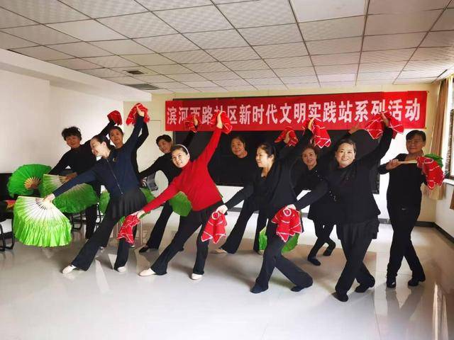 社区五大公益课堂，为老年人打造多彩晚年生活，“网格+公益”模式，开启社区老人幸福课堂新篇