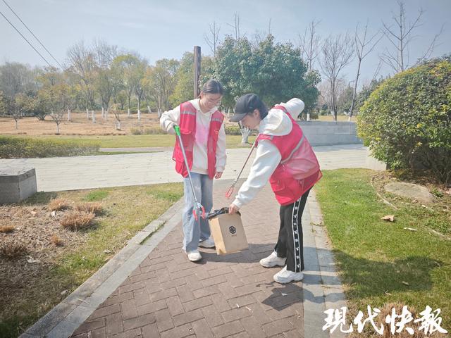 长江之滨的生态保护行动：江心洲徒步活动全记录 “守江滩净美，护长江碧水”活动：环保志愿者的长江守护之旅