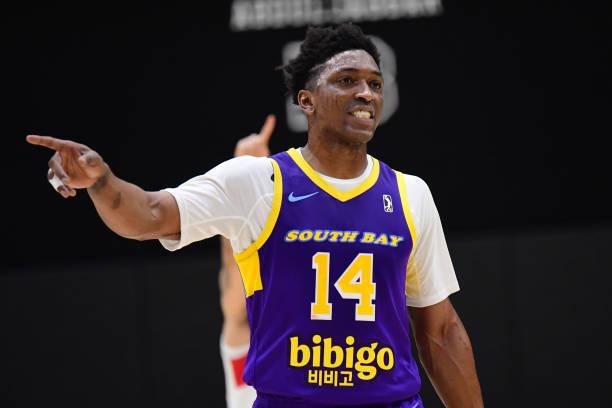 从欧洲回归：约翰逊于南湾湖人重获新生，NBA发展联盟：南湾湖人的胜利功臣约翰逊