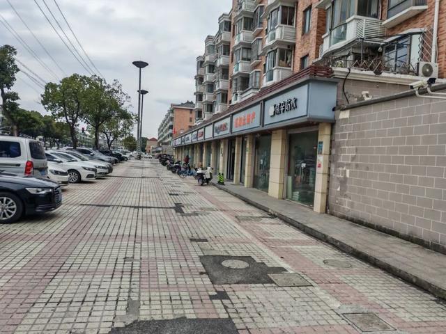 西渡街道街面整治：多管齐下打造整洁辖区 以春为序，西渡街道整治街面环境换新颜
