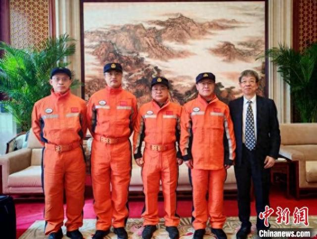 中国政府派救援队赴缅，地震局专家为救援添技术力量