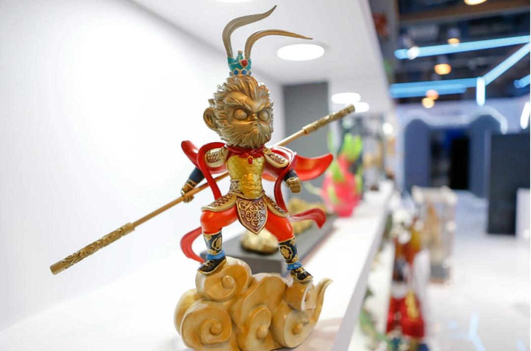 以旧换新撬动消费升级，政策优化助力经济高质量发展，2025两会关注：以旧换新政策利弊与服务类消费新课题