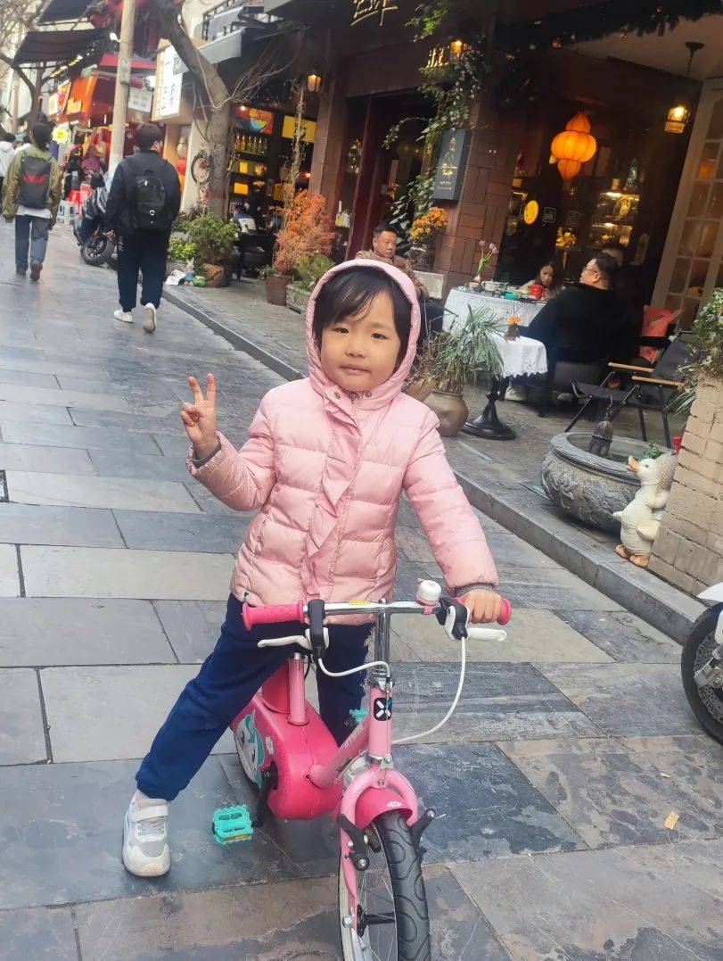 以爱之名，西安幼儿守护美丽家园