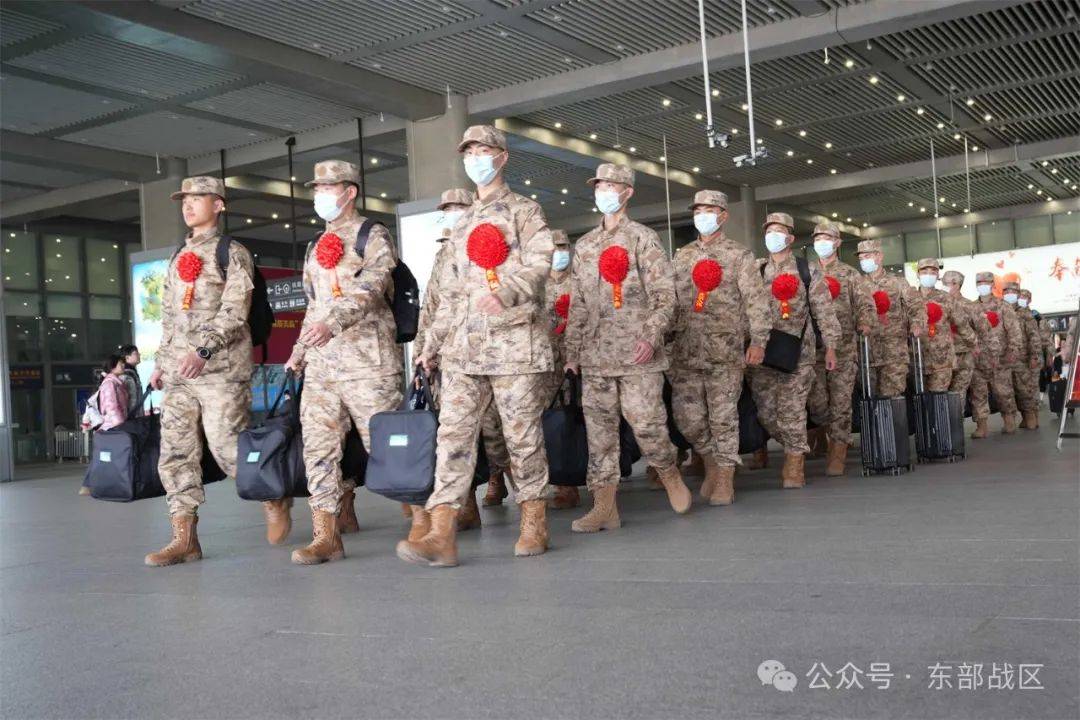 怀揣家国情怀，新兵踏入火热绿色方阵铸军魂