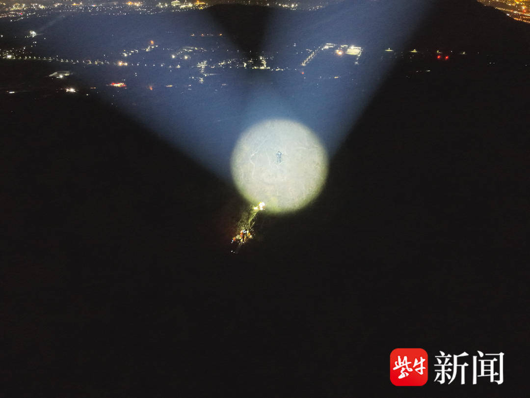 70 岁老人深山迷路，消防无人机助力深夜救援成功