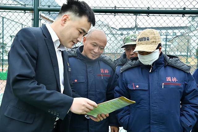 “守护信用 共赢未来”：平顺农商行走进环卫园林群体