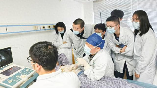 长海医院“冰火”疗法：肿瘤介入治疗新探索，长海医院首创肿瘤“冰火”消融术，开启治疗新篇