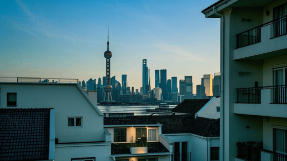 弘阳地产亏损虽减，现金流难敌巨额债务 弘阳地产业绩亏损收窄，债务危机仍悬顶